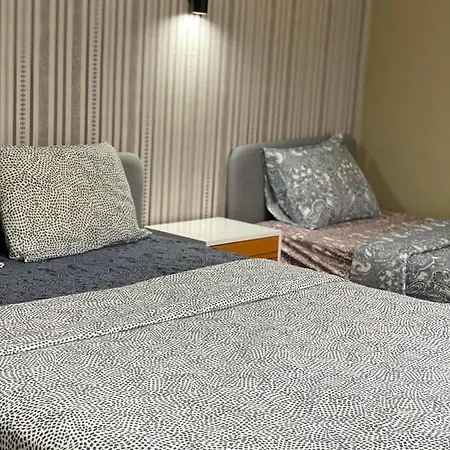 Sri-indo Guest house *